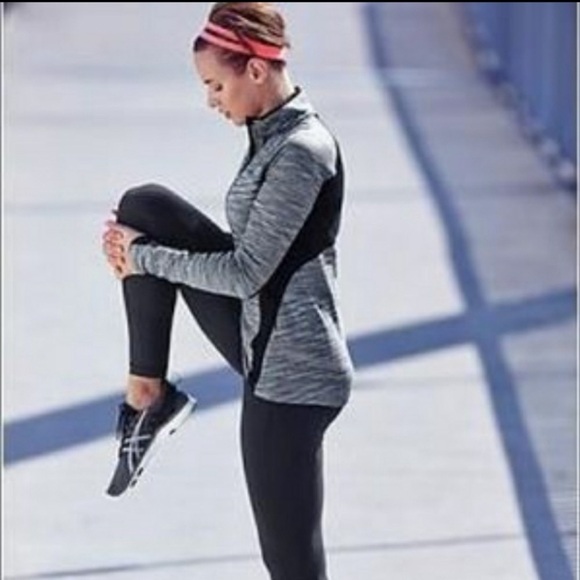 Athleta Tops - ATHLETA Snowscape Spacedye Half Zip Pullover in Gray/Black Size Small — SO COMFY